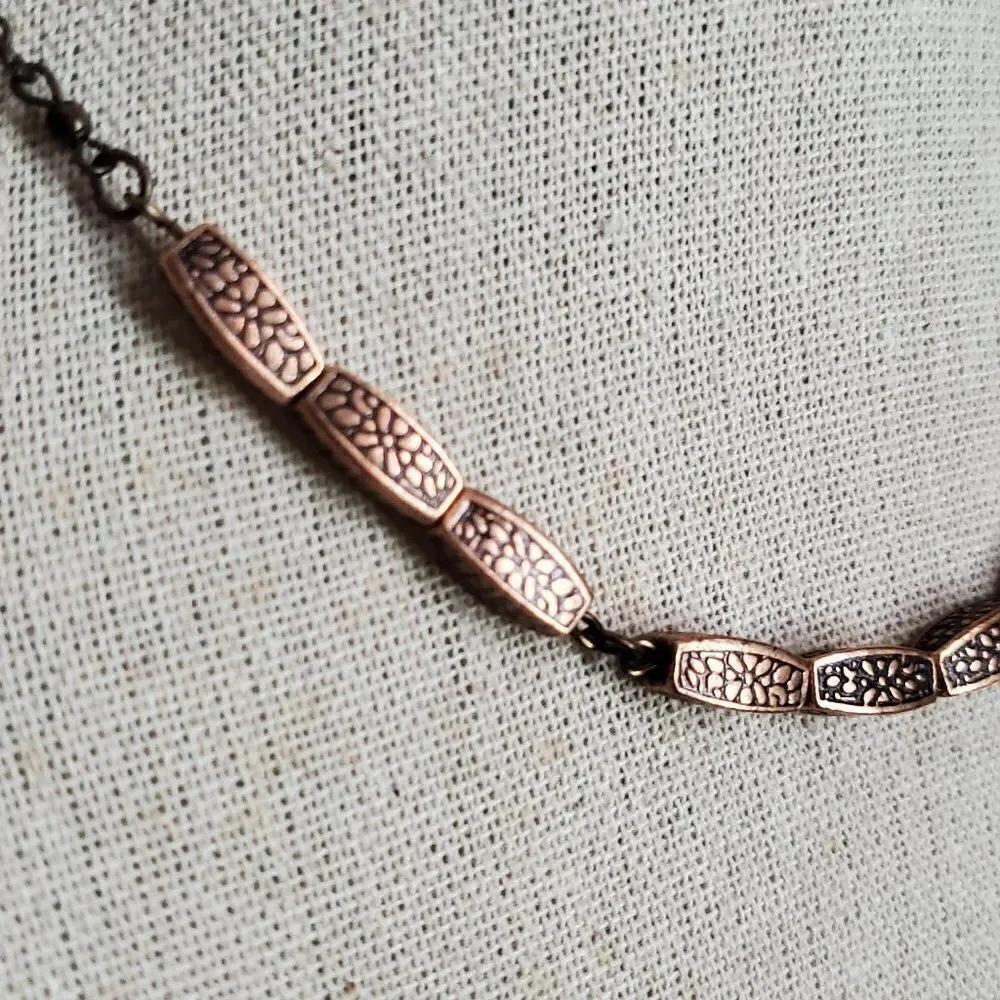 Copper color necklace (NEW) - Picture 3 of 4